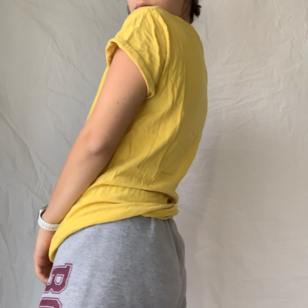 Basic yellow tee🌼 - Picture 5 of 6